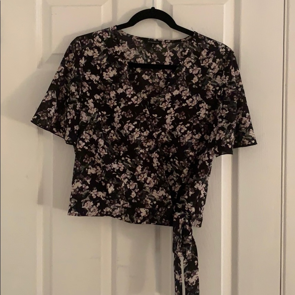 DYNAMITE blouse